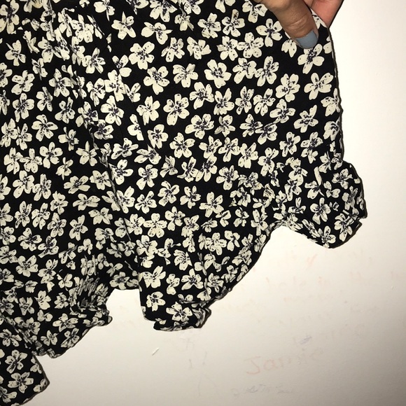 A perfect throw on dress! SALE SALE - Picture 3 of 6